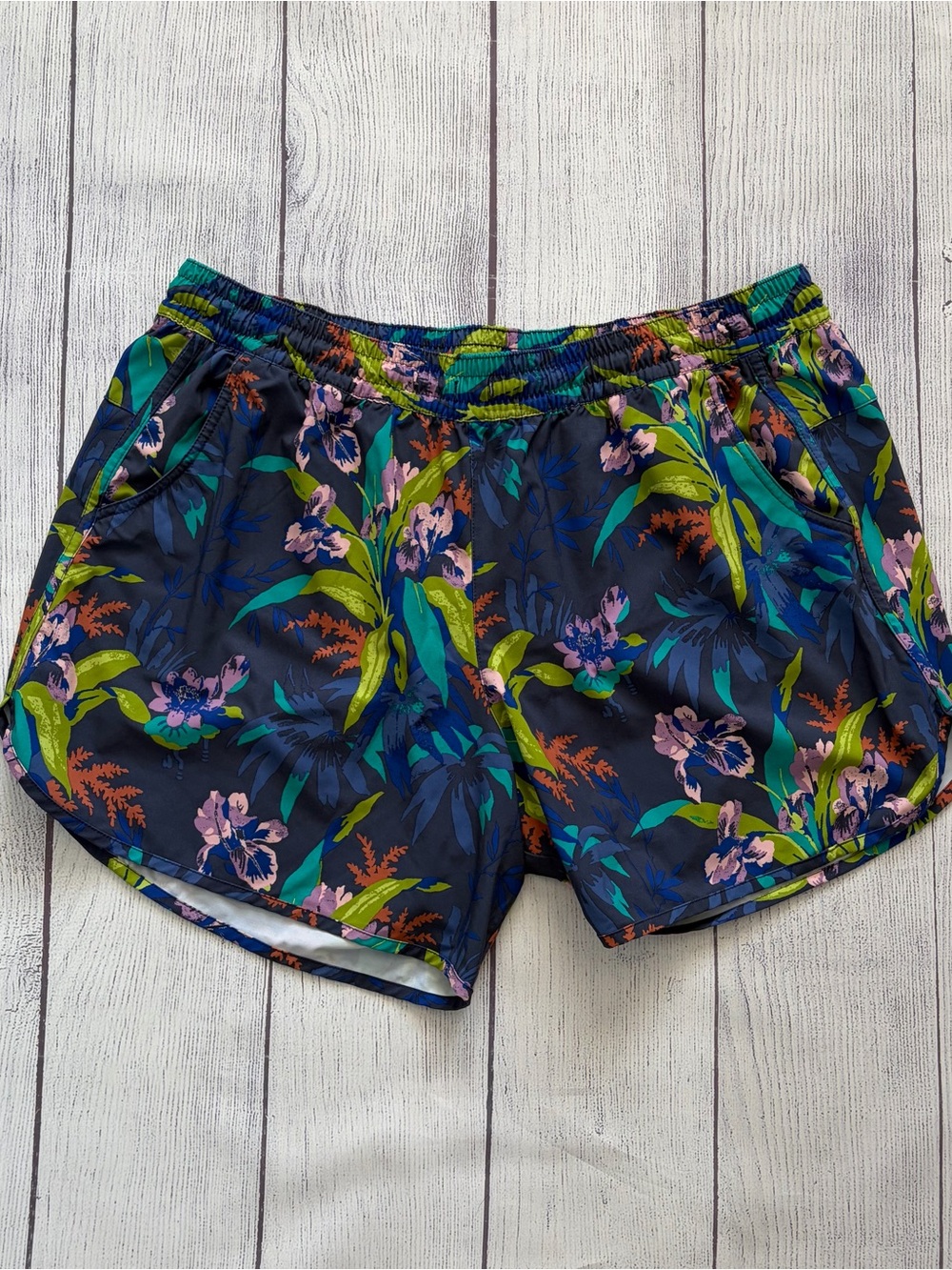 Columbia Bogata Navy Blue Floral Printed Active Shorts Size 2X